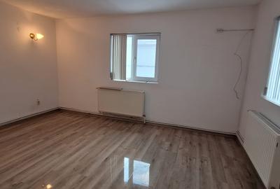 MIHAI BRAVU-METROU,VILA 9 CAMERE,LIVING 75 MP,400 MP,P+1+M,CURTE 300 M  2200 eur - 11