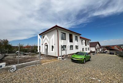 Casă Tip Duplex | 4 Camere | 2 Balcoane | Terasă | Șura Mică - 1
