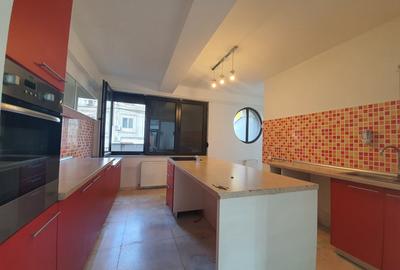 Marriott- Libertatii - 13 Septembrie, vila moderna, bucatarie mobilata, centrala - 9