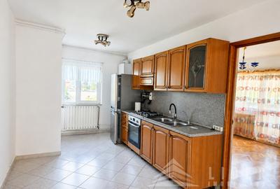 Apartament 3 camere |Living generos sau 4 camere |Garaj individual + Boxă - 1