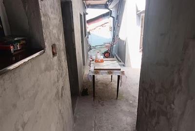 Casa Chercea, doua corpuri cladire, 3 camere, suprafata 256 mp - 12
