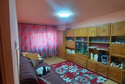 Vanzare apartament 3 camere decomandat, zona micro 11 Targoviste