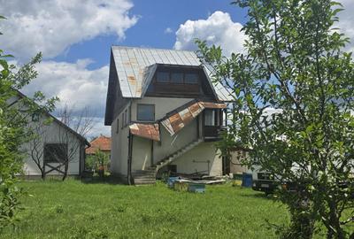 Brebu, Prahova,teren 2232mp + doua construcții în suprafață de 382mp, utilitati - 4