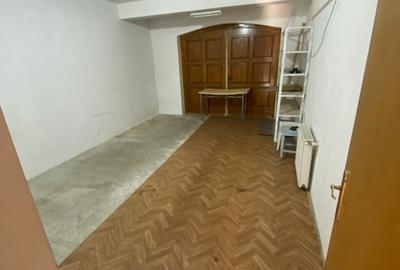 Vila cu 3 apartamente  la parter,etaj  si mansarda - 3