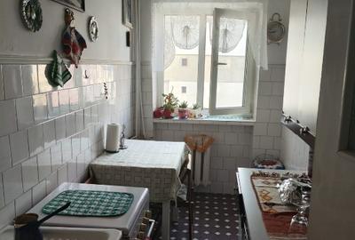 Vand apartament  3 camere, izolat exterior,bloc antiseismic vis-a-vis Comisariat - 8