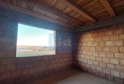 Casa cu garaj, zona Planoare - 10
