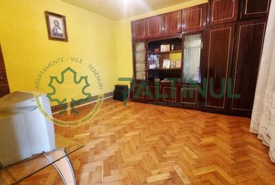 Casă singur în curte, 363 mp teren – zona Record, 2 intrări, anexa, trifazic - 8
