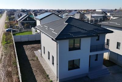 Casă cu 4 camere în Berceni