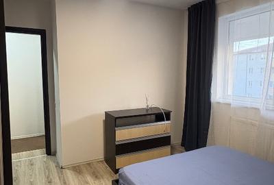 Apartament cu 2 camere semidecomandat, mobilat în Central