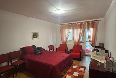 Apartament 3 camere -Zona Sud  - etaj 4/4 - 68 mp - 5