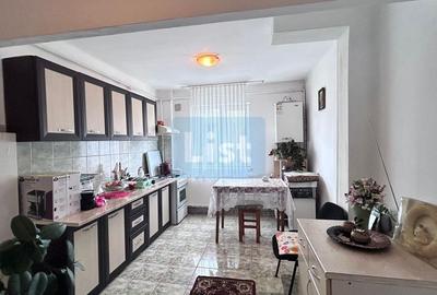 Apartament 3 camere de vânzare, etaj intermediar, în Manastur - 4