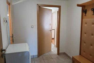 Inchiriez apartament cu 2 camere Bartolomeu 325 euro