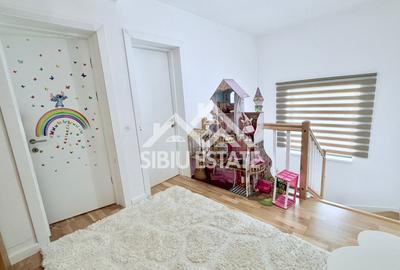 Duplex elegant cu 5 camere, 2 bai, curte in Cristian - 12
