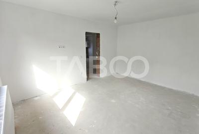 Apartament intabulat 3 camere balcon - etaj 1 - parcare - Comision 0 - 6