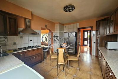 Proprietate eleganta cu gradina generoasa si acces facil Europa - 8