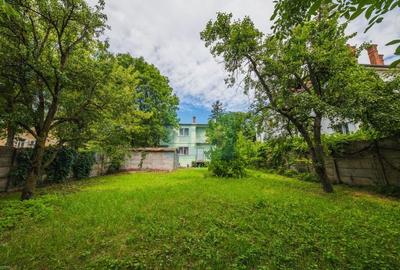 Teren generos și casă deosebită lângă Parcul Central - 8