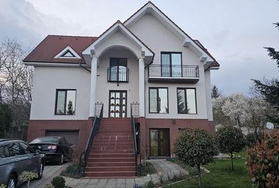 Vila  Oradea zona Iorga 420 mp ,teren 2000 ml - 1