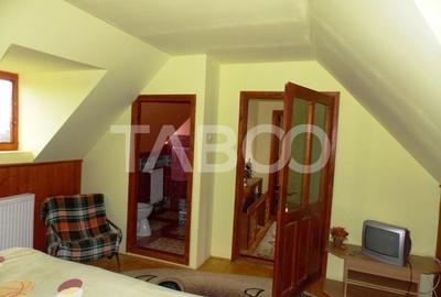 Pensiune de vanzare la cheie  13 camere  si teren 3000 mp - 43