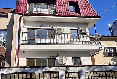 Vila de inchiriat-Finisaje la alegere-Renovata 2025-Destinatie multipla - 1