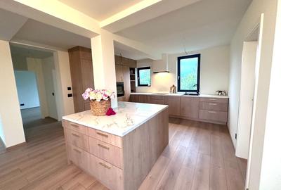 Duplex cu 6 camere în Moșnița Nouă