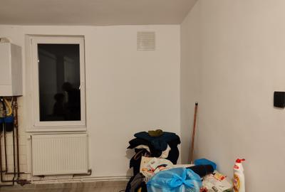Apartament 2 camere liber la vanzare, in bloc vila zona Central - 5