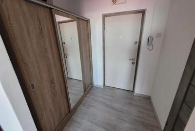 Garsonieră în Titan