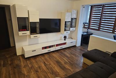 Apartament cu 2 camere semidecomandat, mobilat în Tipografilor