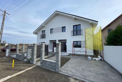 Duplex cu 4 camere în Remetea Mare