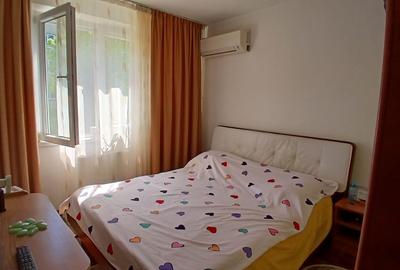 Apartament cu 3 camere decomandat, mobilat în Berceni
