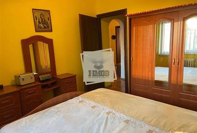 Apartament cu 3 camere decomandat cu balcon in Vasile Aaron - 11