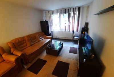 Apartament cu 2 camere decomandat, etajul 1/4, zona Metalurgiei - 1