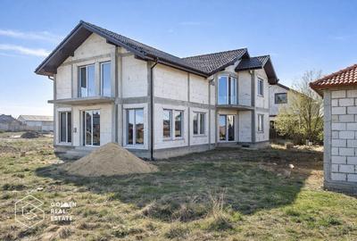 Casă individuală cu 5 camere în Aluniș