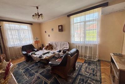 Apartament cu 3 camere decomandat în Luncă