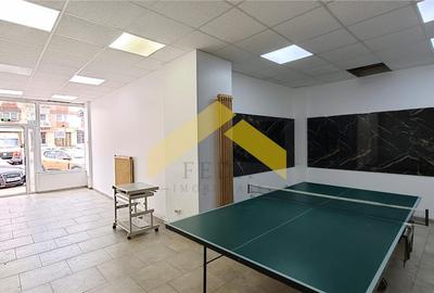 Spatiu comercial de inchiriat centrul orasului Ineu - 1