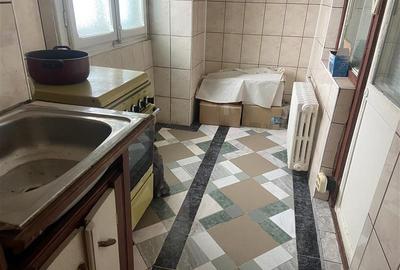 Apartament 2 camere , strada Bucegi - Policlinica nr 2 , 56 mp , balcon si logie - 10