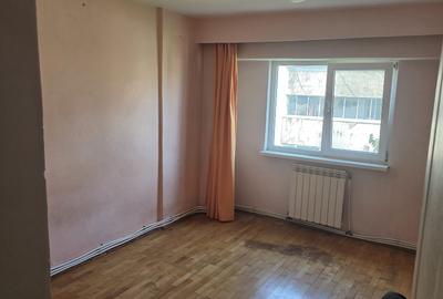 Apartament 2 camere 54 mp, decomandat, et. 3, zona Piata mare - 3