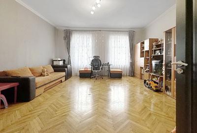 Apartament cu 2 camere semidecomandat, mobilat în Brașovul Vechi