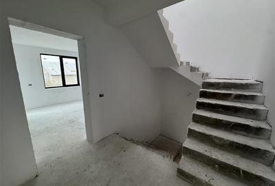 VILA DE VANZARE LA CHEIE TOATE UTILITATILE -CIOROGARLA DARVARI - 5