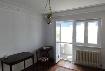Apartament 2 camere,D, etaj 8 cu lift nou,zona centrala_Liceu Eminescu - 3