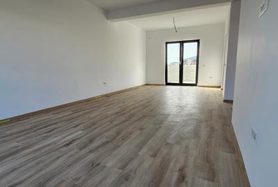 Casa 4 amere,la intrare in comuna - 7