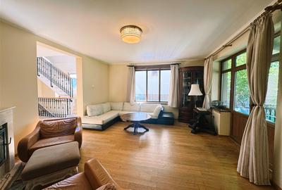 Casa individuala cu personalitate, strada privata cu acces securizat, Europa - 5