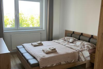 Apartament cu 2 camere decomandat în Tractorul