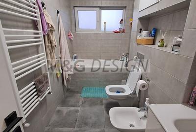 3 camere  bloc nou, 80 mp utili , balcon de 20 m - 30