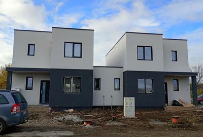 Sanandrei Duplex cu Perete Dublu, Proiect Modern - 1