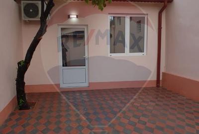 Casă cu două corpuri, ideală pentru firmă, Vitan - 2