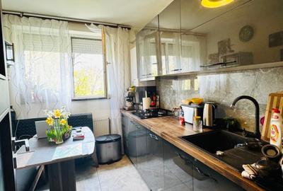 Apartament de vanzare, 2 camere, etaj 1, Tractorul - 2