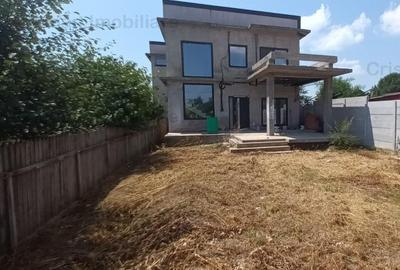 Casă cu 3 camere în Vărsătura