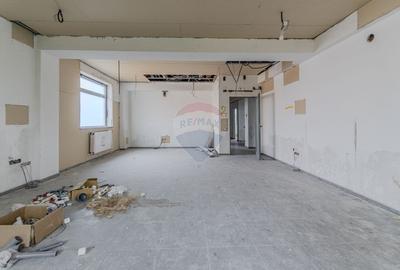 Cladire de 902 mp utili de vânzare, zona Grivitei - DN 13, COMISION 0 - 57