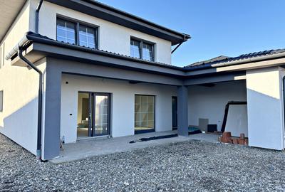 Casă individuală cu 4 camere decomandat în Nufărul