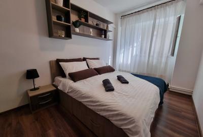Apartament cu 2 camere decomandat în Hala Centrală